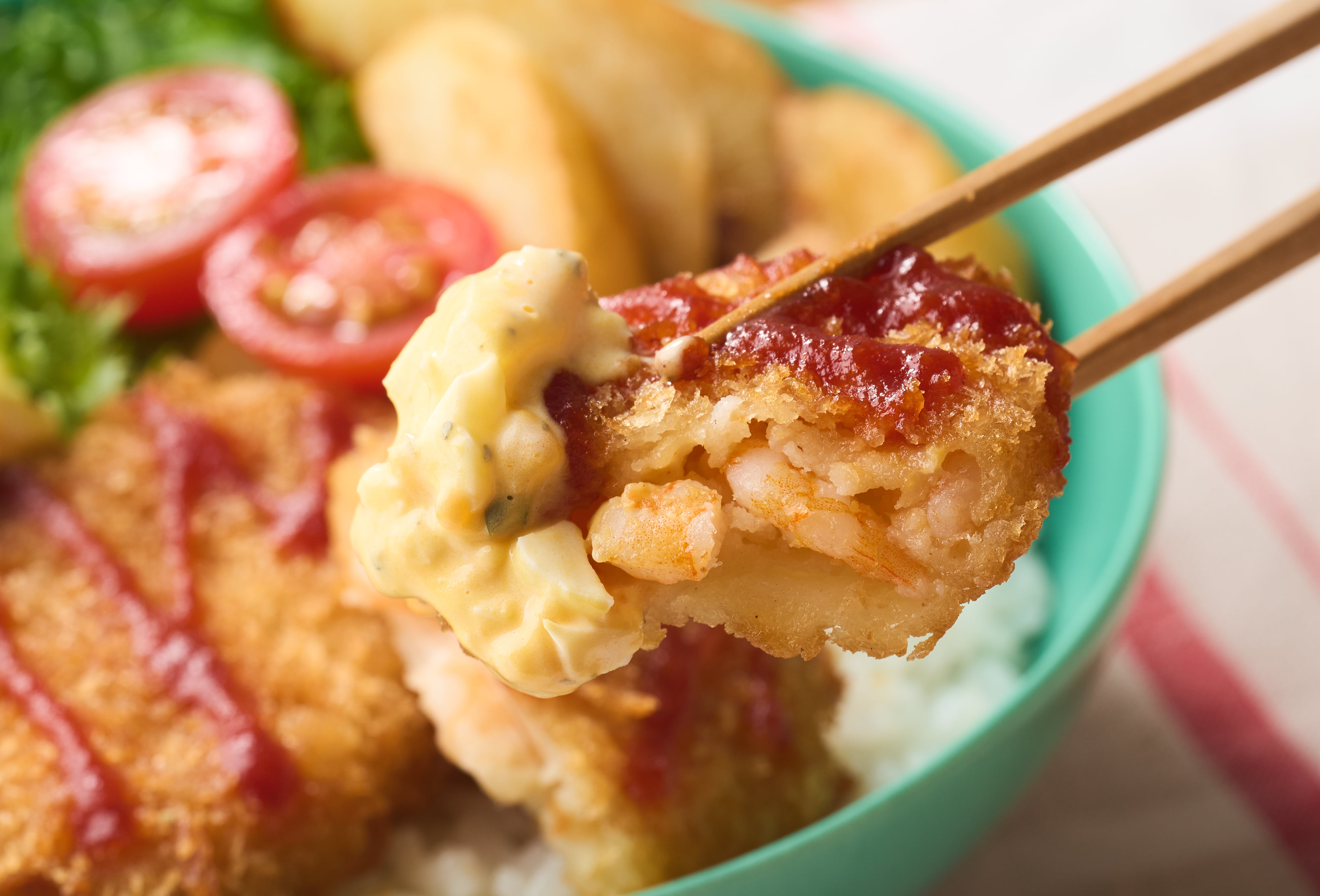 オイシックス・ラ・大地、「海老カツボウル」新発売 モスバーガー監修