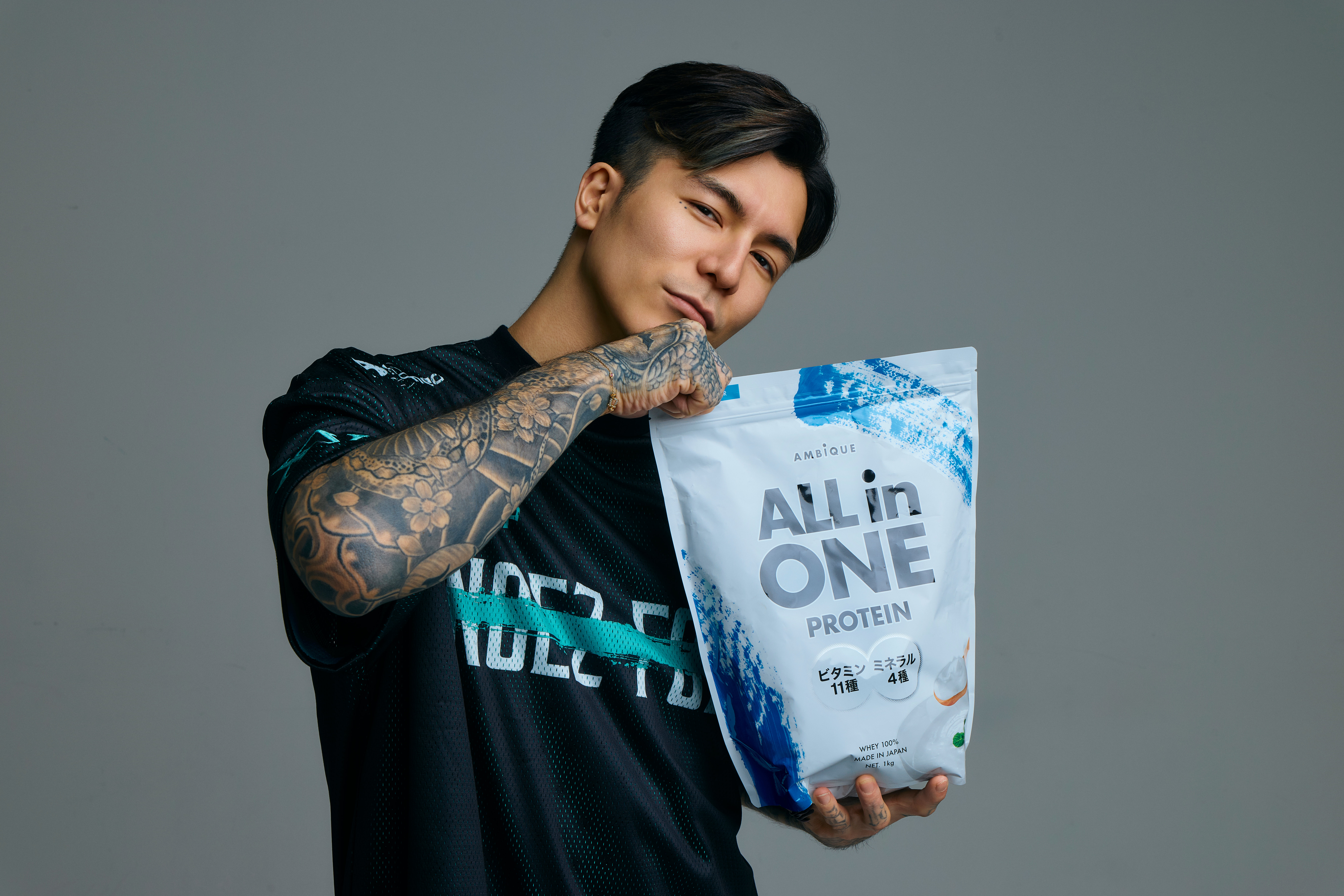 オールインワンプロテイン「AMBiQUE」、DJ? Foyが率いるeスポーツ