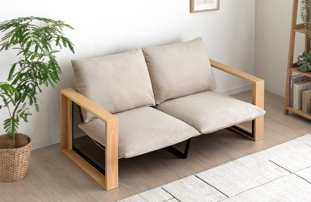 タンスのゲン、大型ソファが宅配便で届く「圧縮梱包ソファ」に新ライン