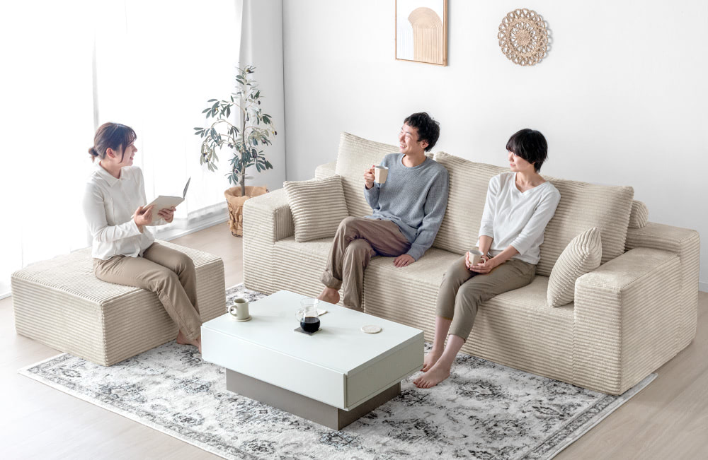 タンスのゲン、大型ソファが宅配便で届く「圧縮梱包ソファ」に新ライン