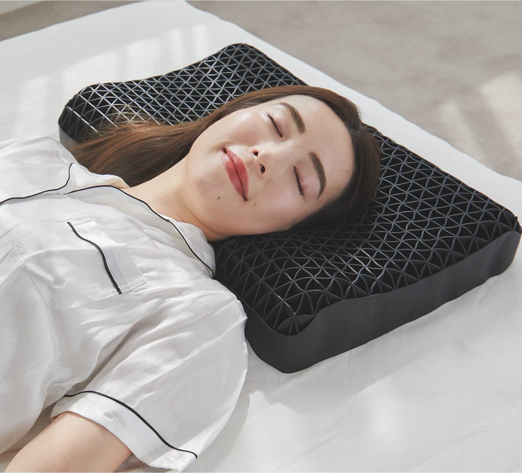 ヒツジのいらない枕」、姿勢サポートチェア「おしり先生」発売