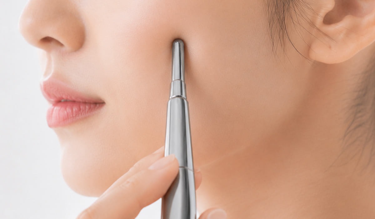 Aiロボティクス、「FACE HEART POINTER」を7月17日発売 小顔サロン監修