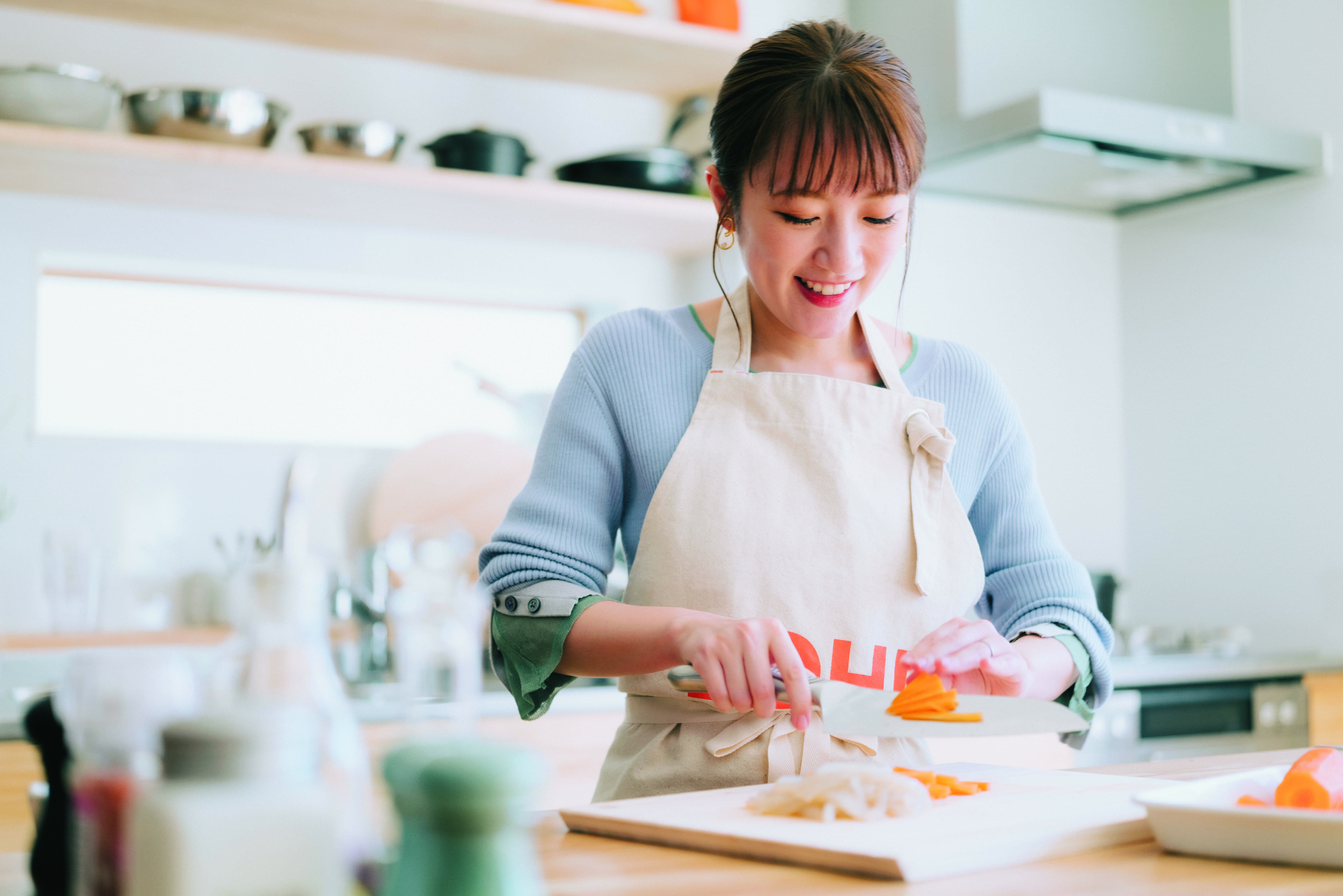 Oisix 高橋みなみ 初の料理本を記念してコラボ たかみなセレクトbox を発売 日本ネット経済新聞 新聞 ウェブでec 流通のデジタル化をリード