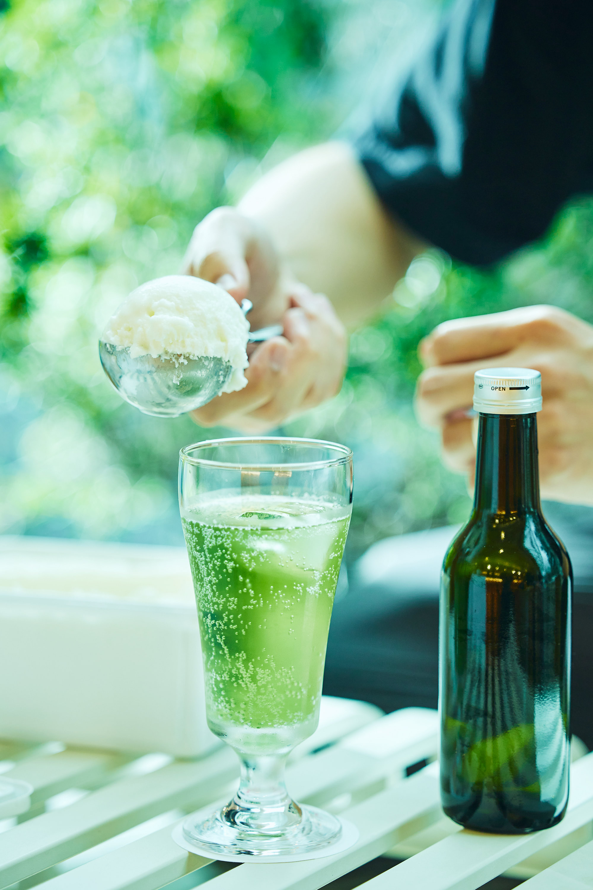 年間4000個アイスを食べるシズリーナ荒井がプロデュース 究極のクリームソーダを Good Eat Club で発売 日本ネット経済新聞 グッドイートカンパニーは8月25日 食のコミ ｄメニューニュース Nttドコモ