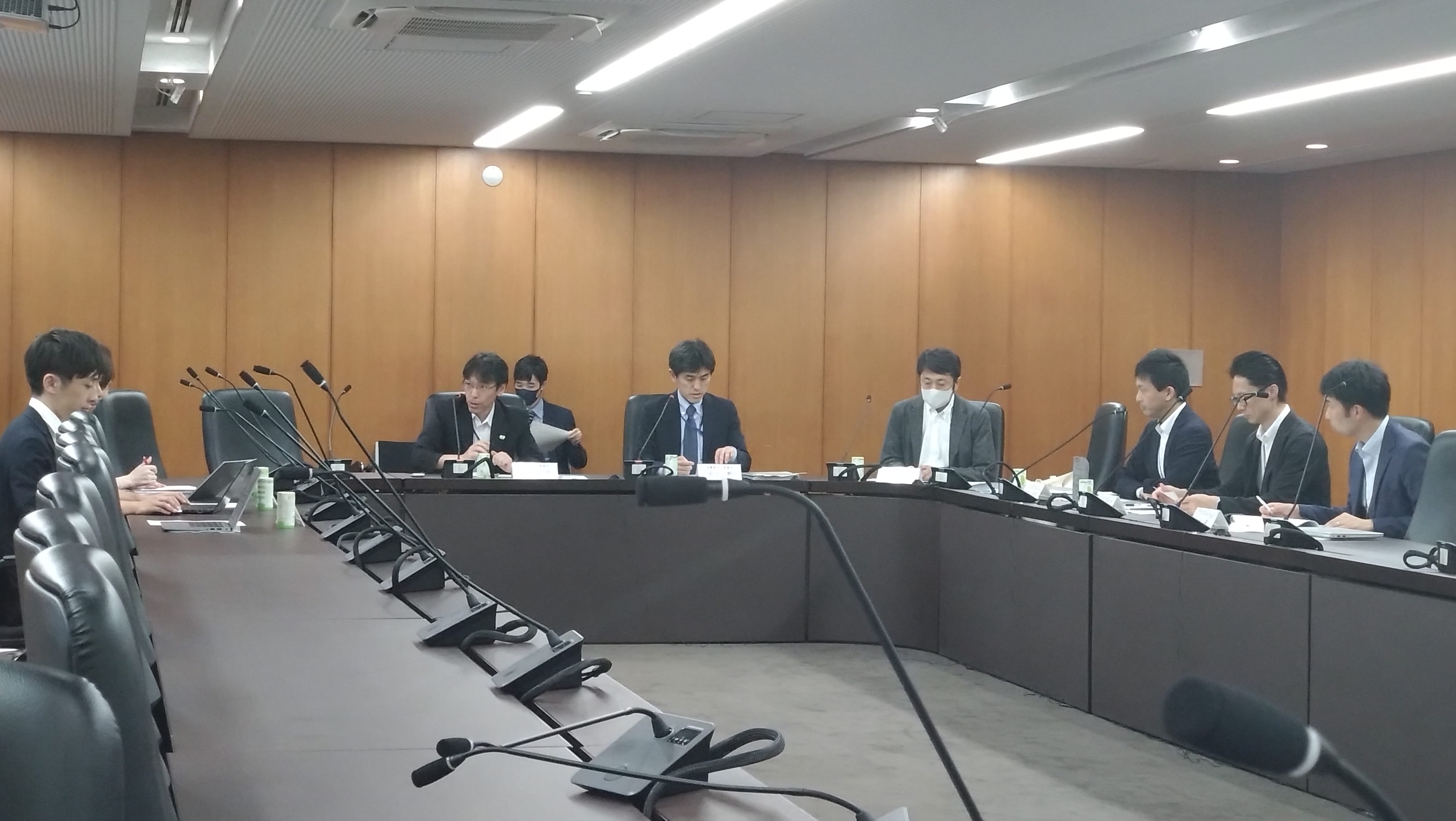 送料無料」見直しを否定 消費者庁の会合で新経連がEC事業者の意見発表